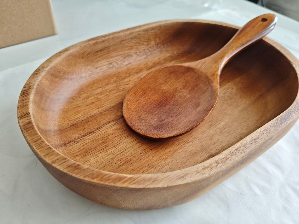 Овальна дерев’яна салатниця 24×18 см з ложкою